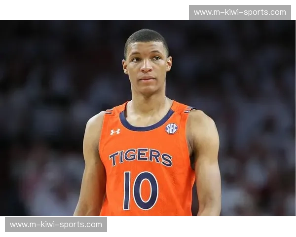 班切罗加强力量训练 魔术希望其提升内线终结稳定性 班切罗加强力量训练 魔术希望其提升内线终结稳定性