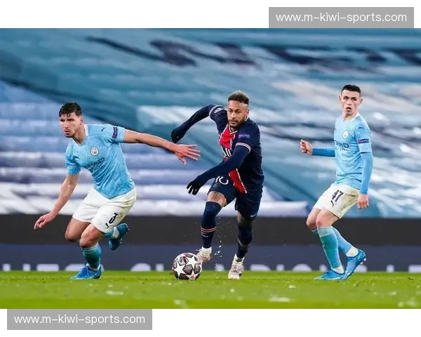 巴黎边后卫压上后留下空当 塔马里内切破门利用这一漏洞